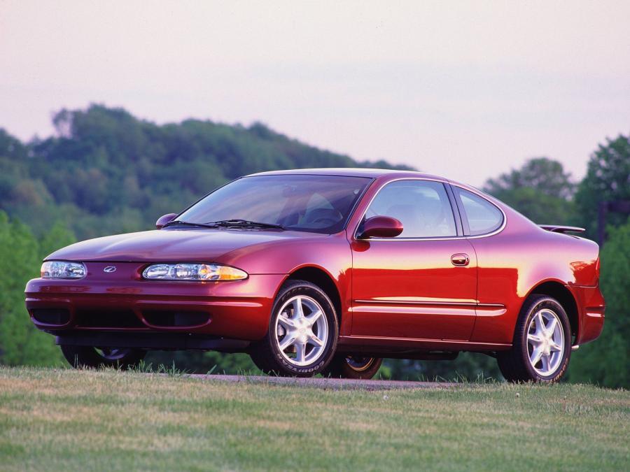  Oldsmobile Alero Coupe 1998 года  (фото 3 из 11)